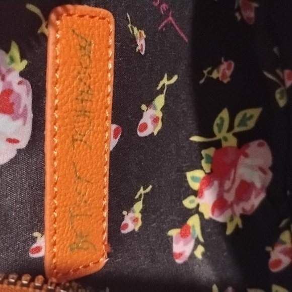 BETSY JOHNSON PUMPKIN PURSE - Picture 9 of 10